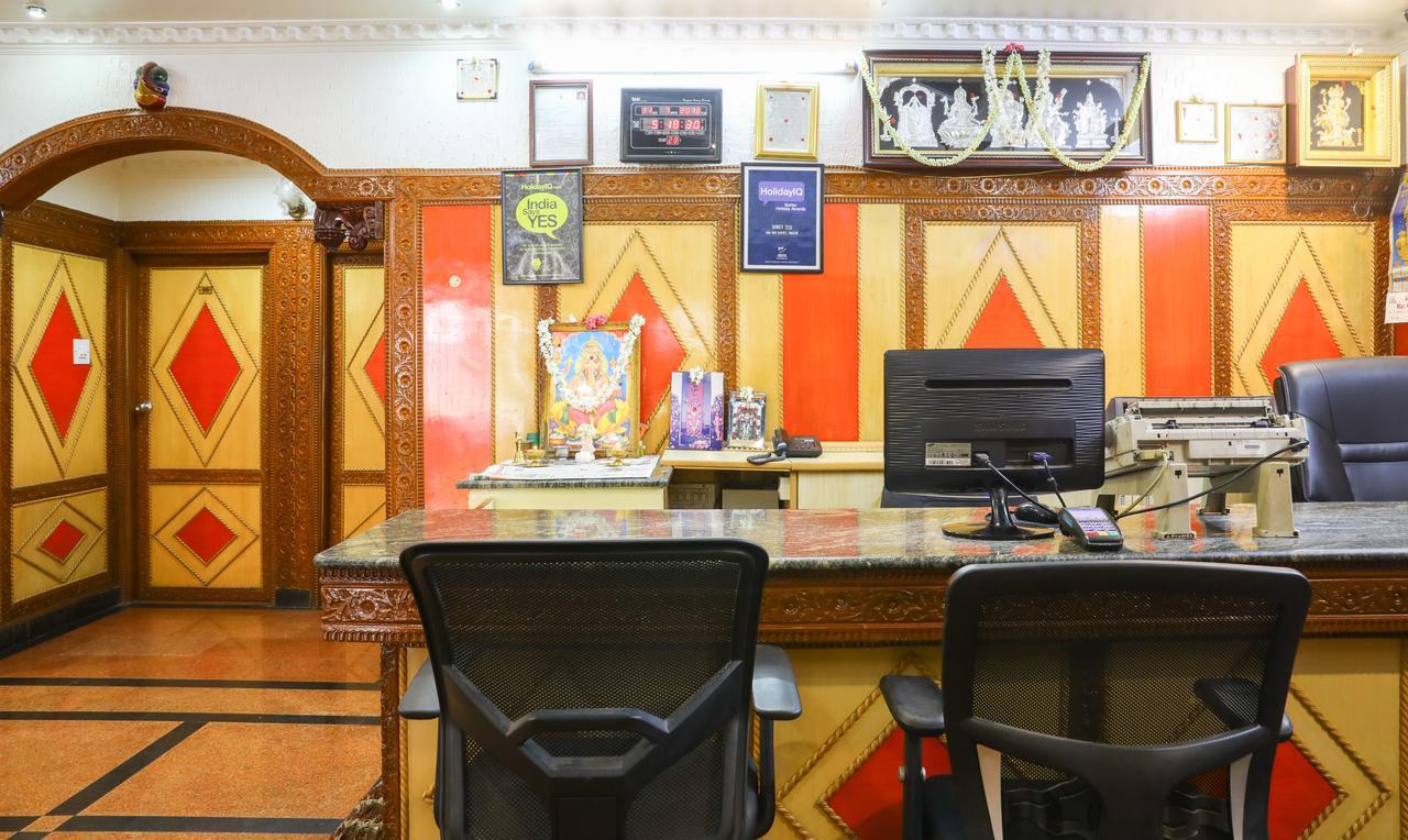 Treebo Nava Nidhi Comforts Bangalore Buitenkant foto