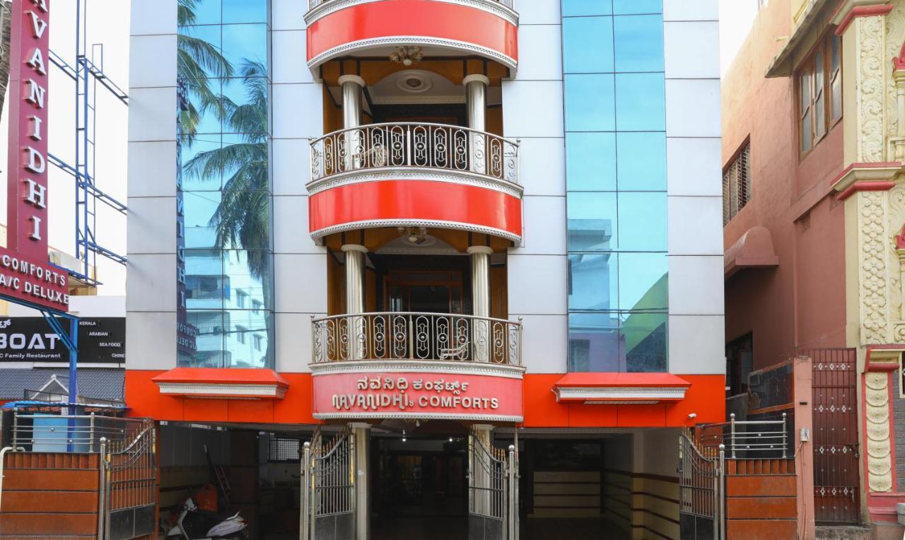 Treebo Nava Nidhi Comforts Bangalore Buitenkant foto